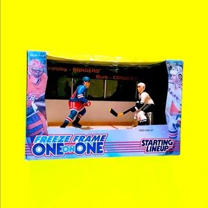1998 Starting Lineup Wayne Gretzky Vs. Pavel Bure FREEZE FRAME One on One